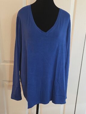 Venezia Classic V-Neck Long Sleeve Top in Royal Blue